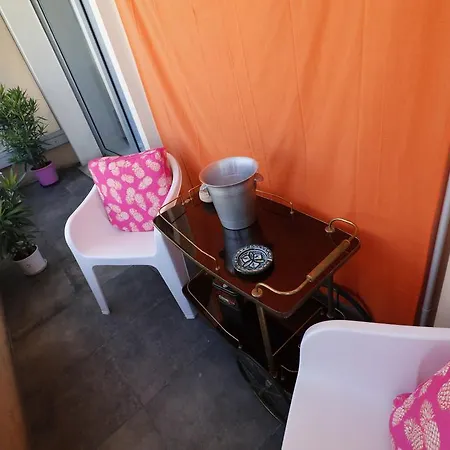 Center, 2 Bedrooms *