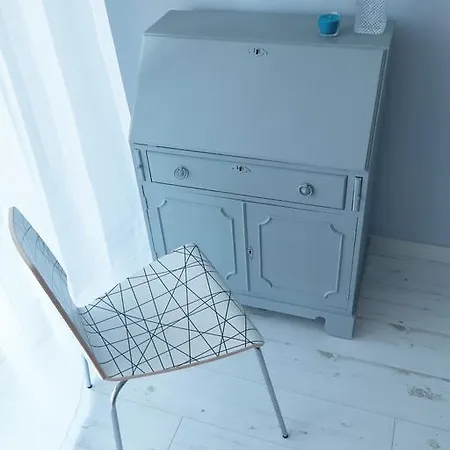 Center, 2 Bedrooms *